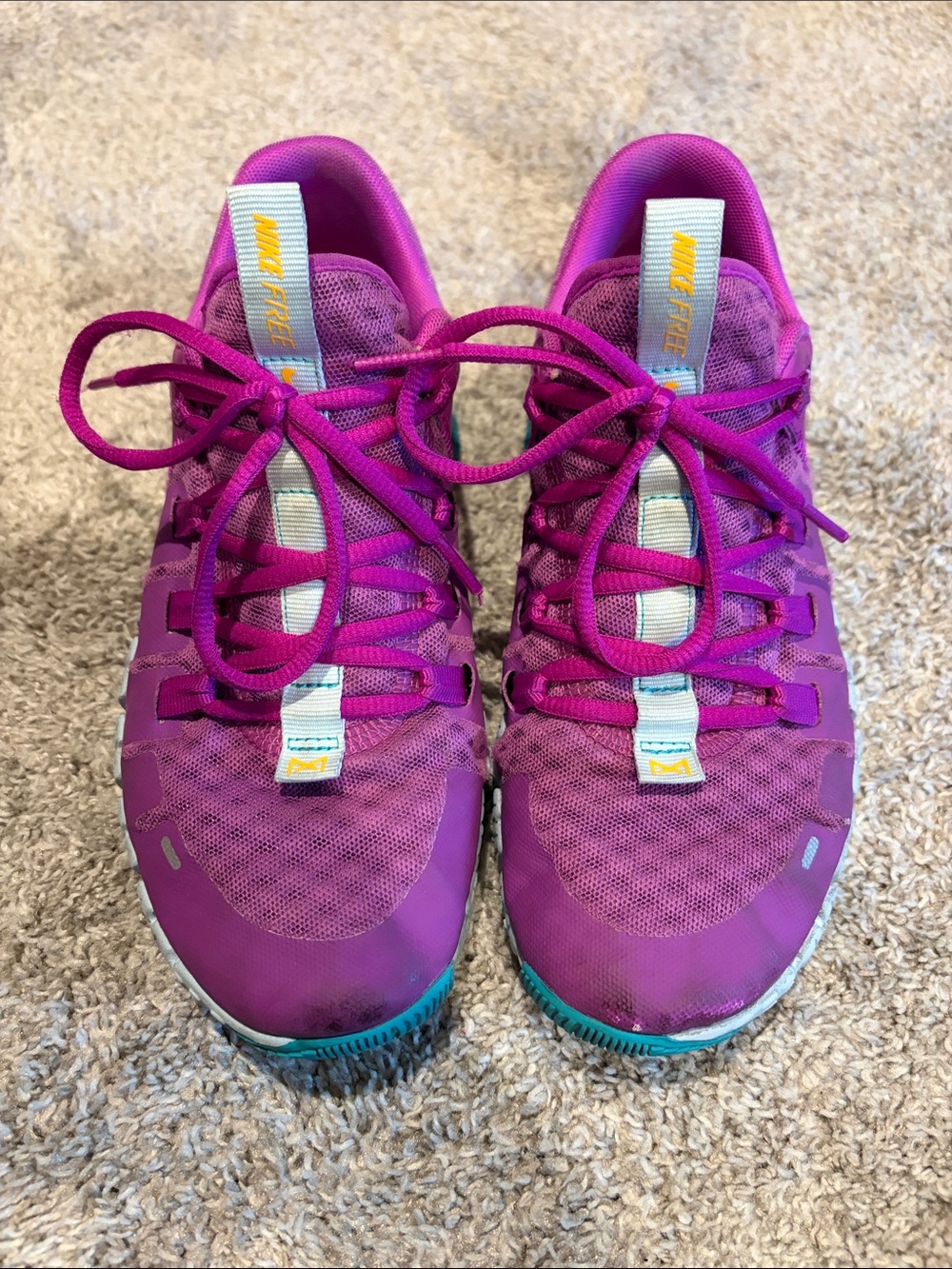 Nike Free Metcon Women's Athletic Running Shoes in Magenta with Teal Accents